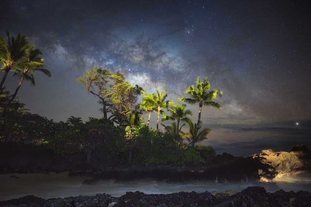 Some of the free stuff to do in Maui for couples includes stargazing